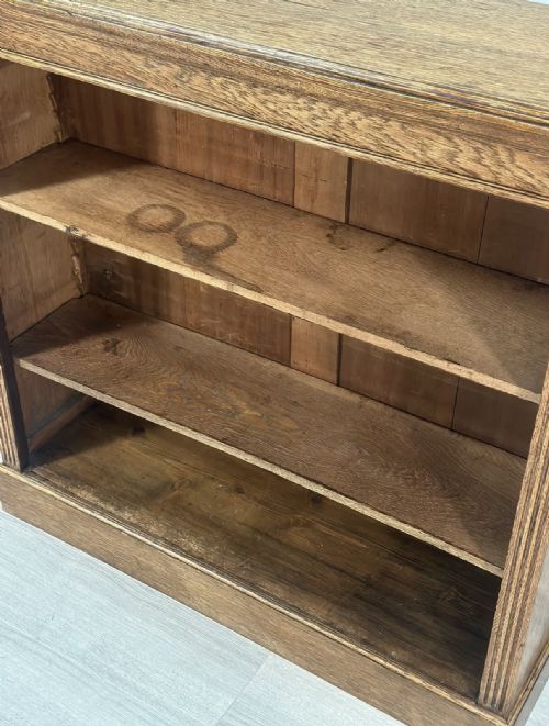 19TH CENTURY GOLDEN OAK BOOKCASE - ADDITIONAL PHOTO 3