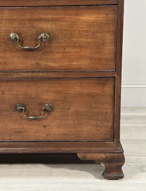 LARGE GEORGIAN MAHOGANY CHEST OF DRAWERS - ADDITIONAL PHOTO 3