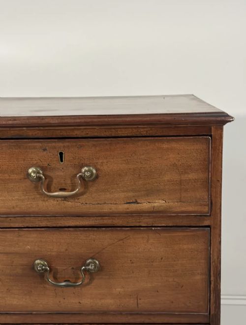 LARGE GEORGIAN MAHOGANY CHEST OF DRAWERS - ADDITIONAL PHOTO 4