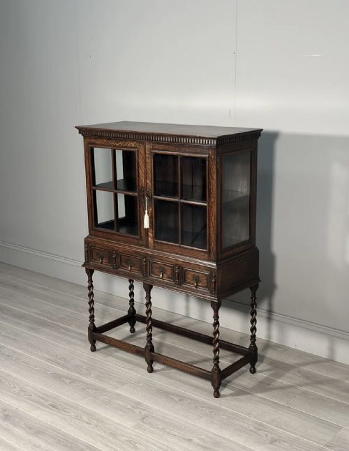 small 1920s oak display cabinet - CATEGORY: ANTIQUE CABINETS - DATED 1920