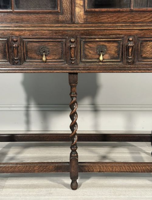 SMALL 1920S OAK DISPLAY CABINET - ADDITIONAL PHOTO 8