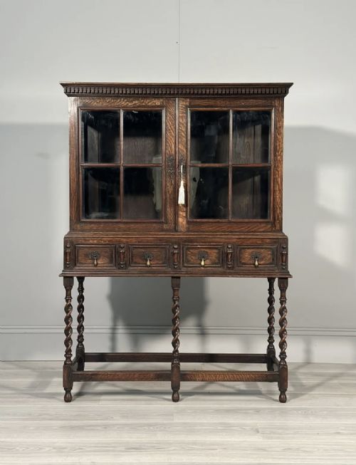 SMALL 1920S OAK DISPLAY CABINET - ADDITIONAL PHOTO 9