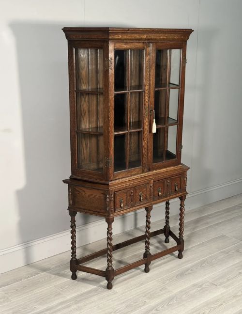 TALL 1920S OAK DISPLAY CABINET - ADDITIONAL PHOTO 2