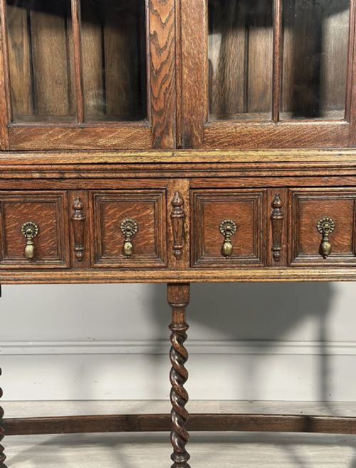 TALL 1920S OAK DISPLAY CABINET - ADDITIONAL PHOTO 5