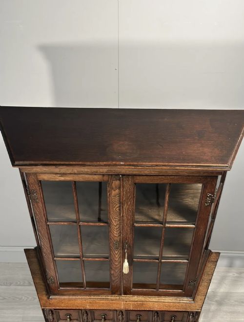 TALL 1920S OAK DISPLAY CABINET - ADDITIONAL PHOTO 10