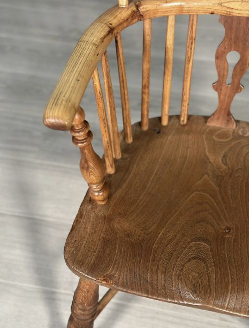 19TH CENTURY ELM WINDSOR CHAIR - ADDITIONAL PHOTO 2