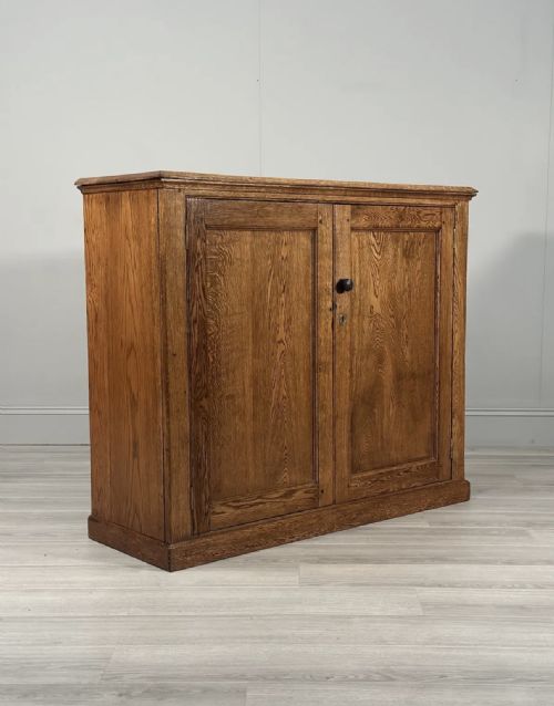 antique oak school cupboard - CATEGORY: ANTIQUE SIDEBOARDS - DATED 19TH CENTURY