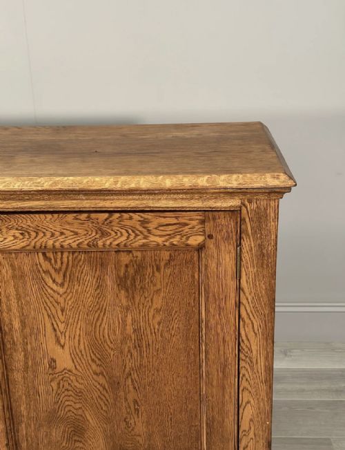 ANTIQUE OAK SCHOOL CUPBOARD - ADDITIONAL PHOTO 4