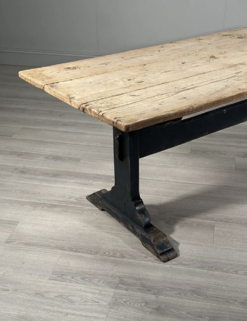 LARGE ANTIQUE PINE REFECTORY TABLE - ADDITIONAL PHOTO 1