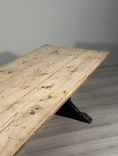 LARGE ANTIQUE PINE REFECTORY TABLE - ADDITIONAL PHOTO 4