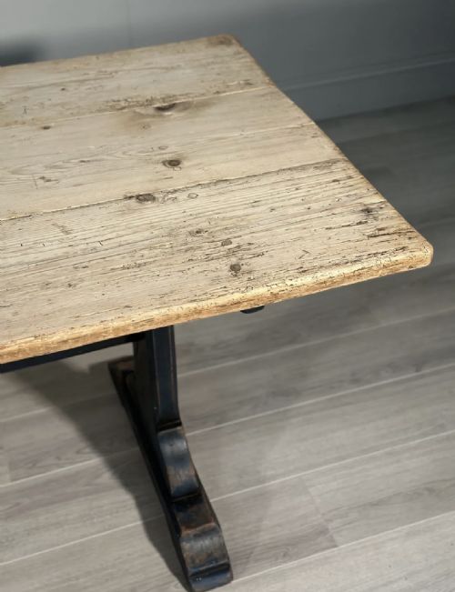 LARGE ANTIQUE PINE REFECTORY TABLE - ADDITIONAL PHOTO 5