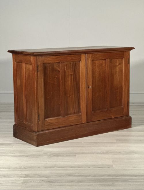 19th century mahogany cupboard - CATEGORY: ANTIQUE SIDEBOARDS - DATED 19TH CENTURY