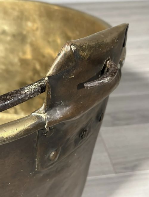 LARGE ANTIQUE BRASS CAULDRON - ADDITIONAL PHOTO 3