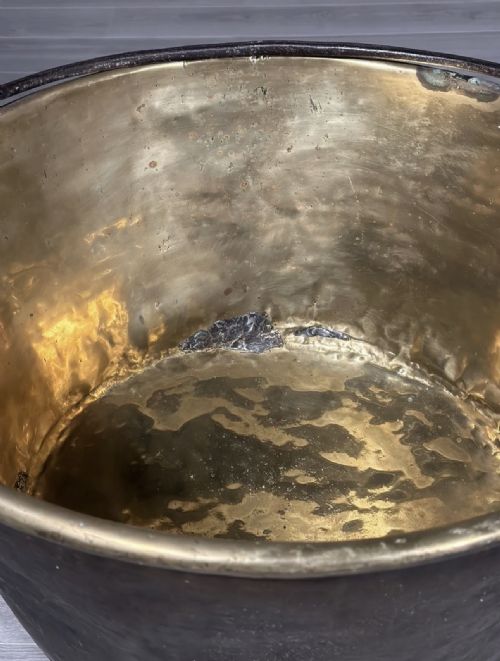LARGE ANTIQUE BRASS CAULDRON - ADDITIONAL PHOTO 4