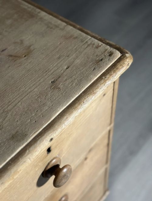 VICTORIAN PINE CHEST OF DRAWERS - ADDITIONAL PHOTO 2