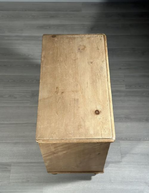 VICTORIAN PINE CHEST OF DRAWERS - ADDITIONAL PHOTO 10