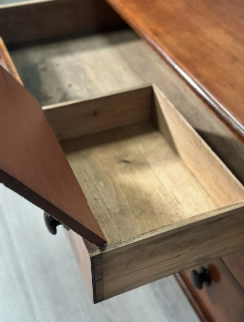 19TH CENTURY MAHOGANY CHEST OF DRAWERS - ADDITIONAL PHOTO 6