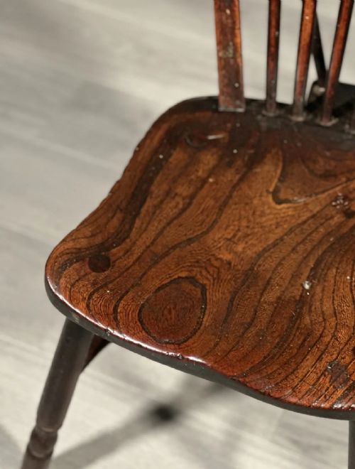 A PAIR OF ANTIQUE ELM KITCHEN CHAIRS C1850 - ADDITIONAL PHOTO 5