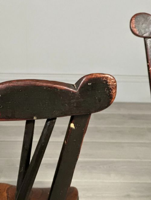 A PAIR OF ANTIQUE ELM KITCHEN CHAIRS C1850 - ADDITIONAL PHOTO 10