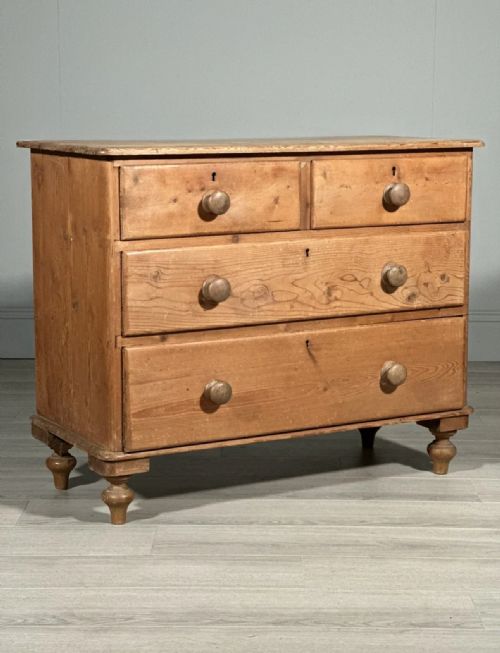 victorian pine chest of drawers - CATEGORY: ANTIQUE CHEST OF DRAWERS - DATED 19TH CENTURY