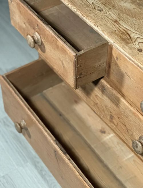 VICTORIAN PINE CHEST OF DRAWERS - ADDITIONAL PHOTO 2