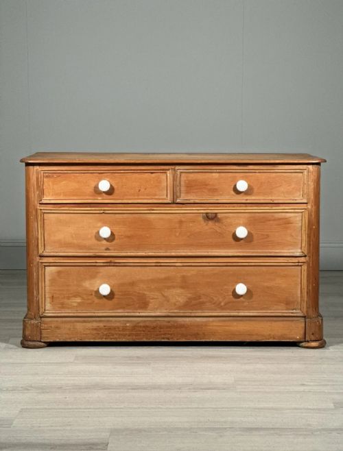 19TH CENTURY WIDE PINE CHEST OF DRAWERS - ADDITIONAL PHOTO 4