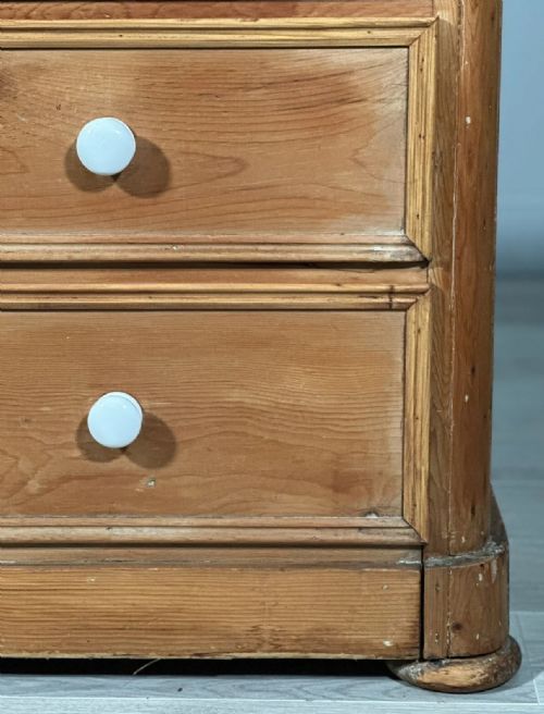 19TH CENTURY WIDE PINE CHEST OF DRAWERS - ADDITIONAL PHOTO 7