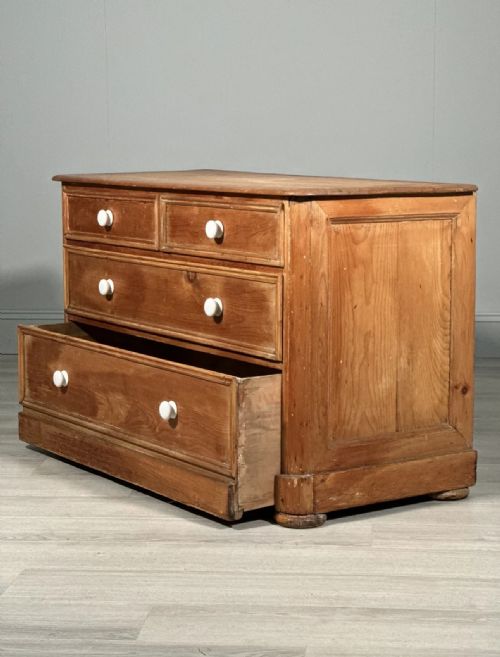 19TH CENTURY WIDE PINE CHEST OF DRAWERS - ADDITIONAL PHOTO 8