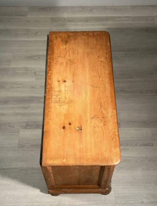 19TH CENTURY WIDE PINE CHEST OF DRAWERS - ADDITIONAL PHOTO 12