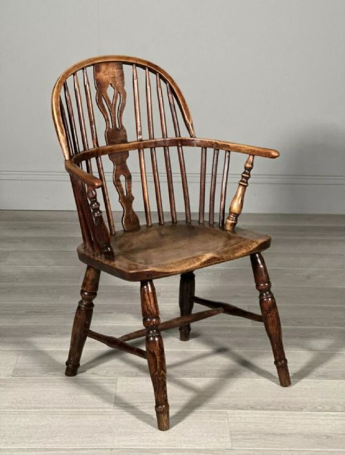 19th century elm windsor armchair - CATEGORY: ANTIQUE CHAIRS - DATED 19TH CENTURY