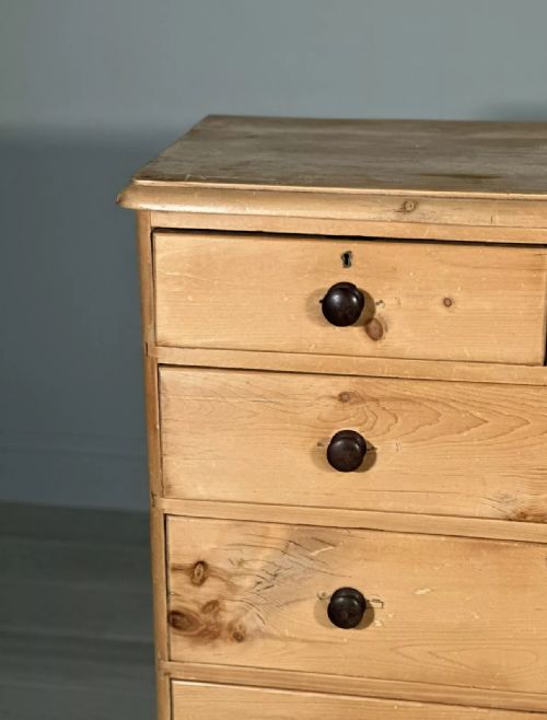 LARGE 19TH CENTURY PINE CHEST OF DRAWERS - ADDITIONAL PHOTO 3