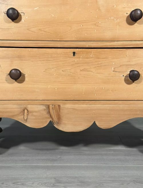 LARGE 19TH CENTURY PINE CHEST OF DRAWERS - ADDITIONAL PHOTO 4