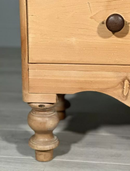 LARGE 19TH CENTURY PINE CHEST OF DRAWERS - ADDITIONAL PHOTO 6