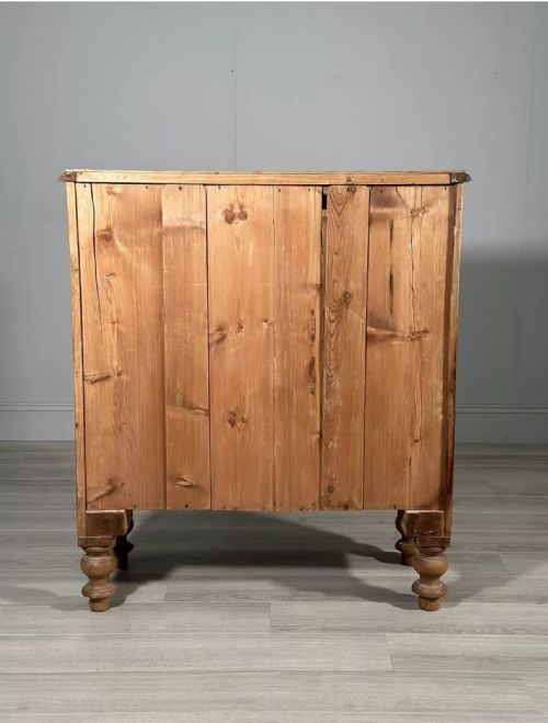 LARGE 19TH CENTURY PINE CHEST OF DRAWERS - ADDITIONAL PHOTO 10