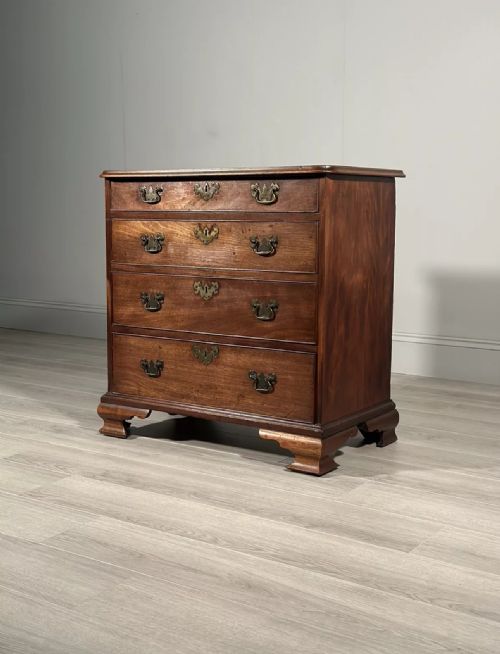 small mahogany georgian chest of drawers - CATEGORY: ANTIQUE CHEST OF DRAWERS - DATED 1800