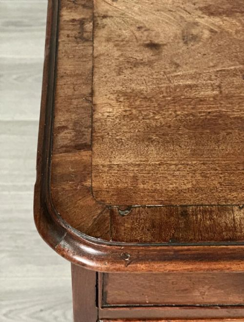 SMALL MAHOGANY GEORGIAN CHEST OF DRAWERS - ADDITIONAL PHOTO 2