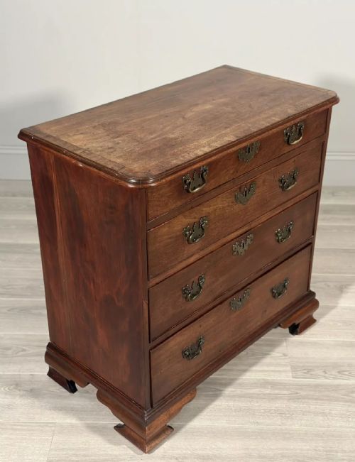 SMALL MAHOGANY GEORGIAN CHEST OF DRAWERS - ADDITIONAL PHOTO 7