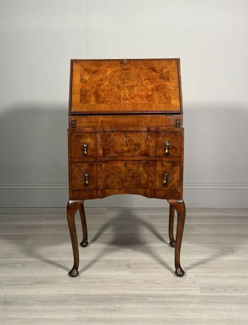 SMALL ANTIQUE BURR WALNUT WRITING BUREAU C1930 - ADDITIONAL PHOTO 1