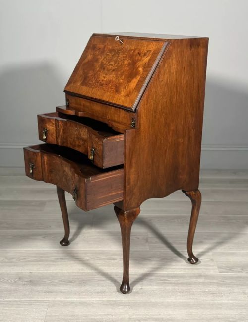 SMALL ANTIQUE BURR WALNUT WRITING BUREAU C1930 - ADDITIONAL PHOTO 2