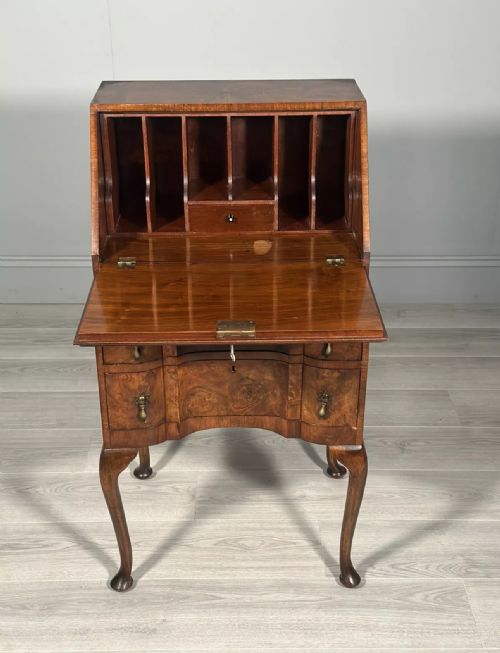 SMALL ANTIQUE BURR WALNUT WRITING BUREAU C1930 - ADDITIONAL PHOTO 3