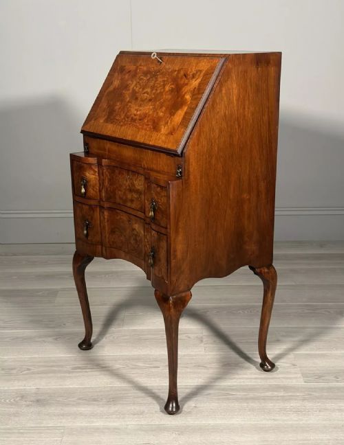 SMALL ANTIQUE BURR WALNUT WRITING BUREAU C1930 - ADDITIONAL PHOTO 6