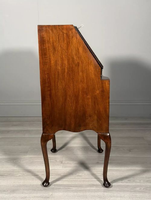 SMALL ANTIQUE BURR WALNUT WRITING BUREAU C1930 - ADDITIONAL PHOTO 11