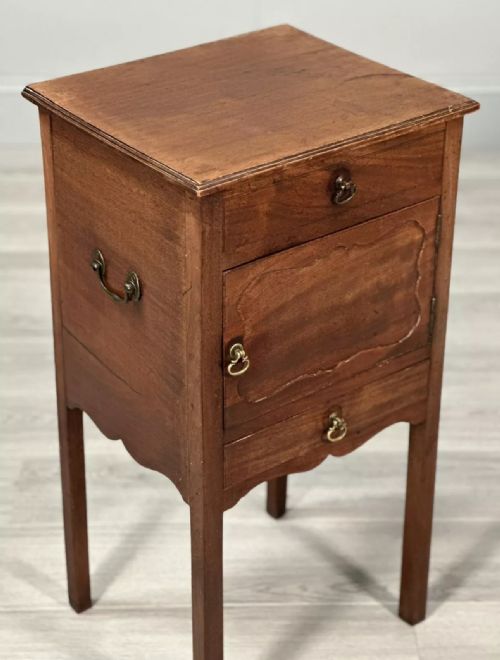 ANTIQUE MAHOGANY GEORGIAN BEDSIDE CABINET C1790 - ADDITIONAL PHOTO 1