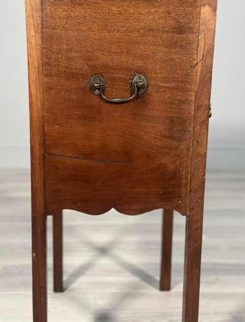 ANTIQUE MAHOGANY GEORGIAN BEDSIDE CABINET C1790 - ADDITIONAL PHOTO 5