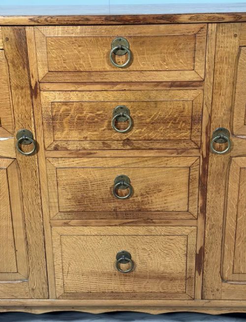A 1930S OAK SIDEBOARD BY REYNOLDS OF LUDLOW FOR HEALS OF LONDON - ADDITIONAL PHOTO 5