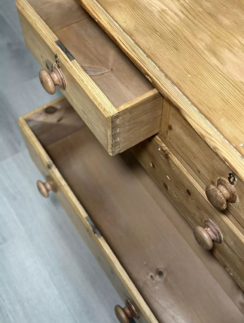 19TH CENTURY PINE CHEST OF DRAWERS - ADDITIONAL PHOTO 7