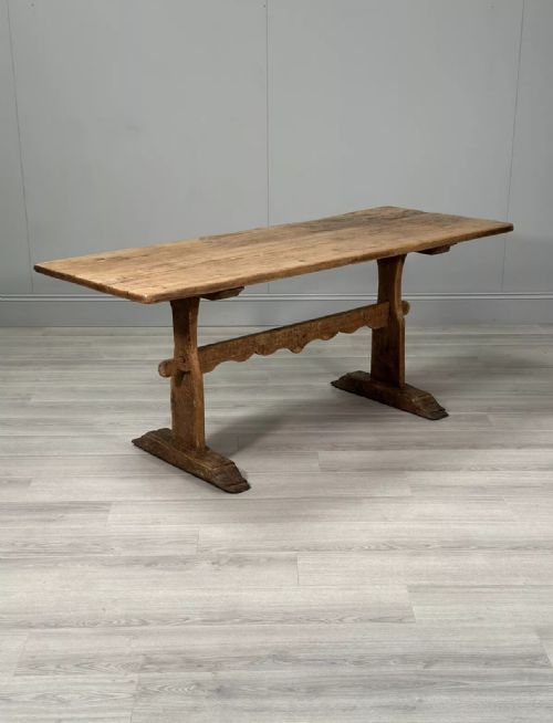 early 19th century pine dining table - CATEGORY: ANTIQUE TABLES - DATED 19TH CENTURY