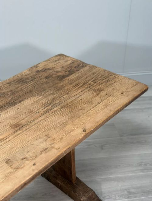 EARLY 19TH CENTURY PINE DINING TABLE - ADDITIONAL PHOTO 4