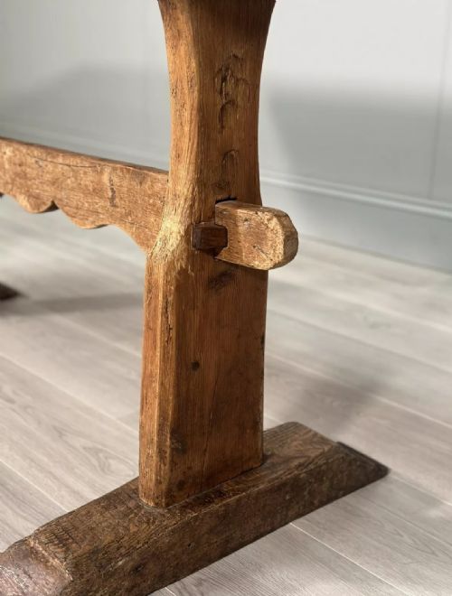 EARLY 19TH CENTURY PINE DINING TABLE - ADDITIONAL PHOTO 9