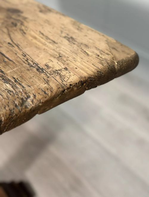 EARLY 19TH CENTURY PINE DINING TABLE - ADDITIONAL PHOTO 10